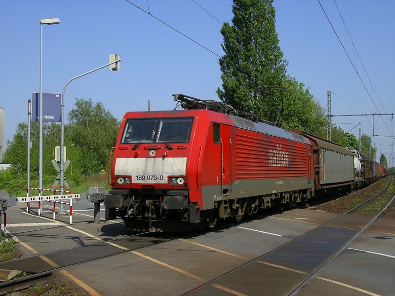 Railion 189 073-0 (mit Kseltzchen) zieht einen gemischten GZ
ber den B Bochum Nokia in Richtung Bochum.(07.05.2008) 