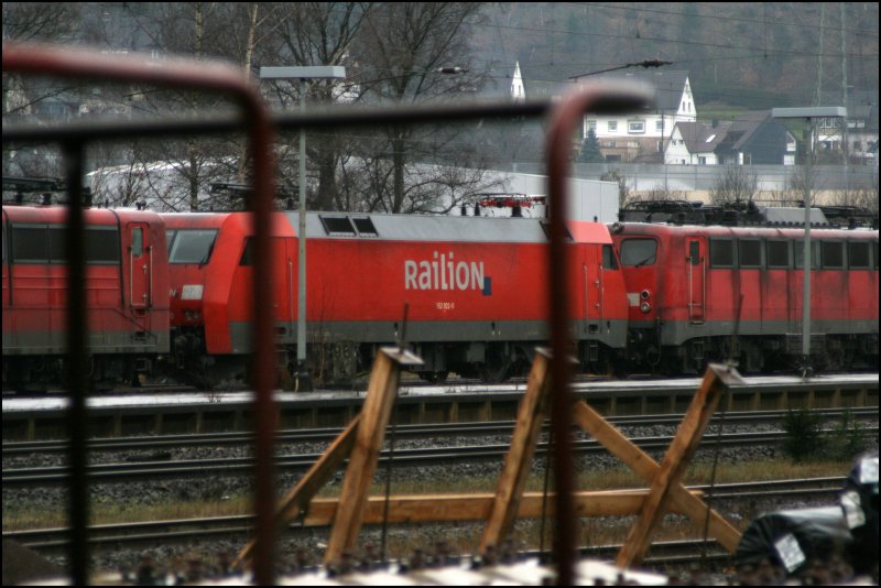 RaiLioN in Kreuztal: Das alte RaiLioN Logo auf der 152 022 aus einer anderen Sicht aufgenommen. (01.12.07)