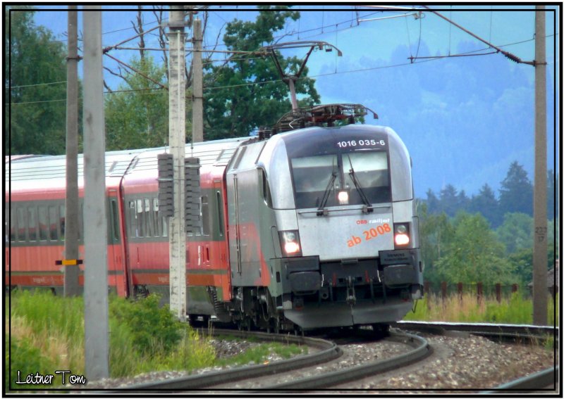 Railjet 1016 035 Spirit of Linz mit Zug EC 631 Alpen Adria Universitt zwischen Zeltweg und Judenburg 29.06.2007 