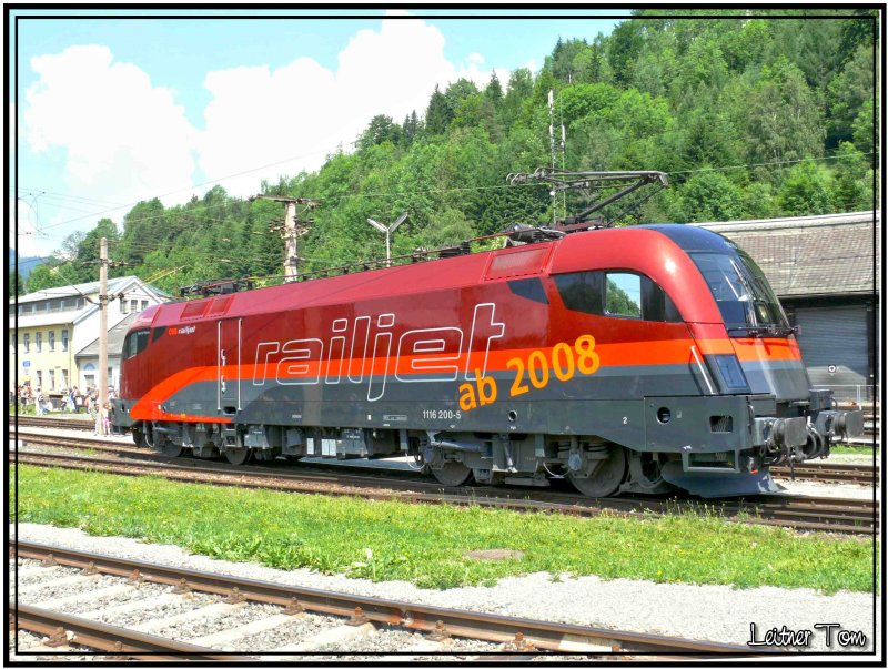 Railjet 1116.200 Spirit of Vienna prsentiert sich in Mrzzuschlag anlsslich des Dampflokfest 2007. 10.06.2007
