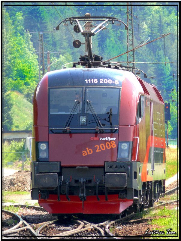 Railjet 1116.200 Spirit of Vienna präsentiert sich in Mürzzuschlag anlässlich des Dampflokfest 2007. 10.06.2007 
