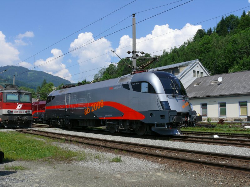 Railjet in Mrzzuschlag im Sommer 2007
