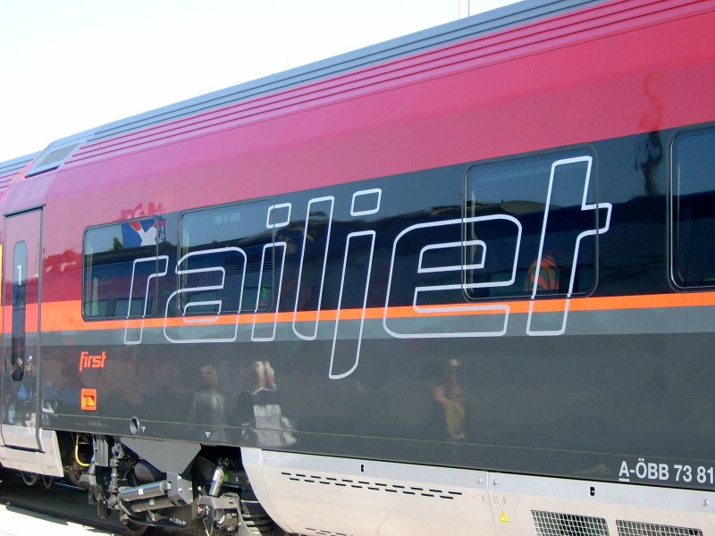 Railjet-Schriftzug im Detail. 28.09.08, Innotrans Berlin