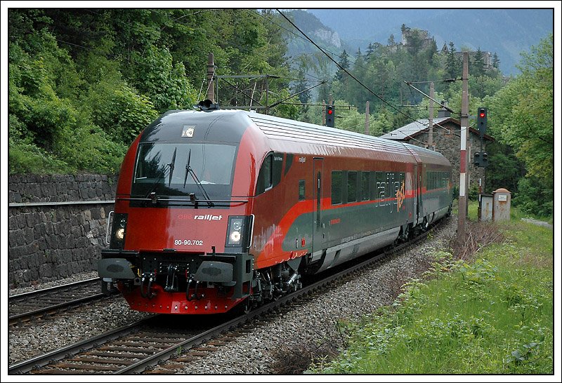 Railjet Testfahrt am 22.5.2008 kurz nach Klamm-Schottwien im Bereich Kreuzberg am Semmering aufgenommen.
