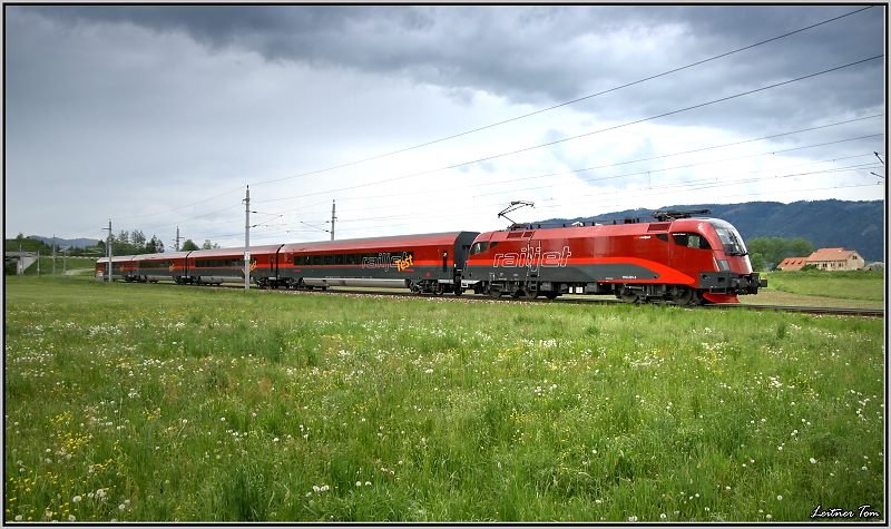 Railjet Versuchsfahrten im Aichfeld mit E-Lok 1116 201 und Steuerwagen 8090 702.
Zeltweg 20.05.2008