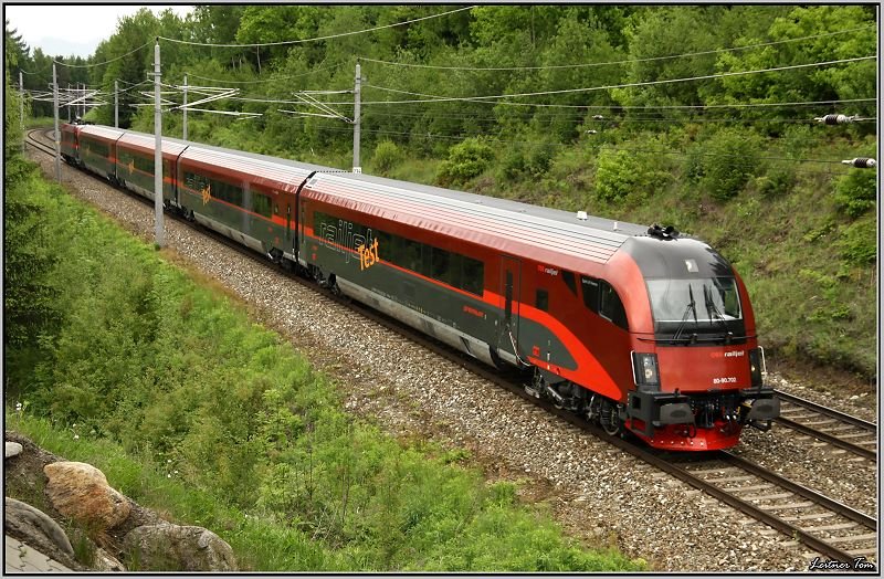 Railjet Versuchsfahrten im Aichfeld mit E-Lok 1116 201 und Steuerwagen 8090 702. 
Zeltweg 21.05.2008