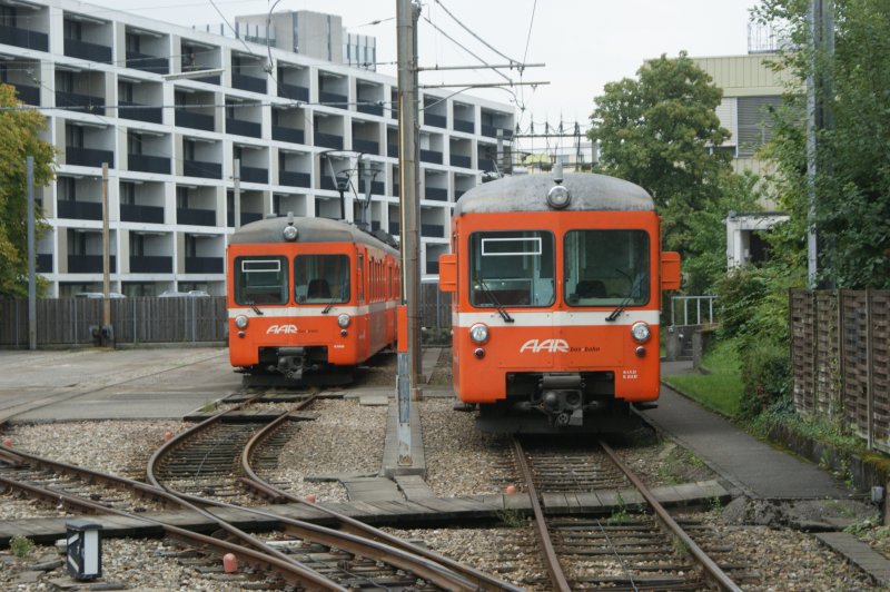 Rasten Statt Rosten. Zwei Triebwagen der AAR an einem Samstag Morgen in Aarau. (Sept. 2008) BE 4/4 1965/1966 750 V DC/
1000 mm / 448 kW / 80 km/h Erbauer SWS/BBC