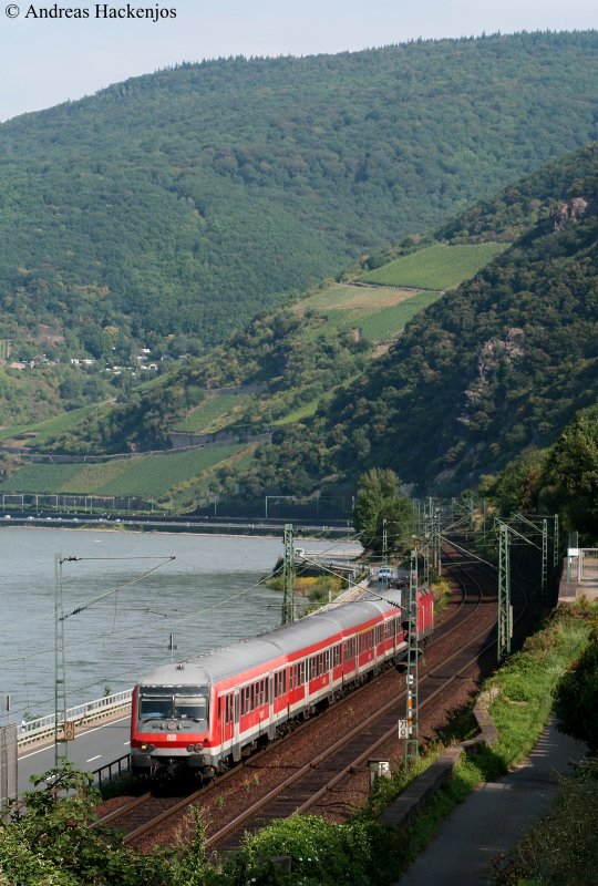 RB 15519 (Koblenz Hbf-Wiesbaden Hbf) mit Schublok 143 ***  bei Assmannshausen 12.8.09
