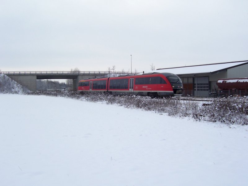 RB 37447 aus Bad Wrishofen fhrt am 13.12.2008 in Buchloe ein.