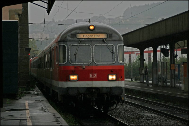 RB 39160  RUHR-SIEG-BAHN  nach Hagen fhrt am 29.09.07 in Plettenberg ein.