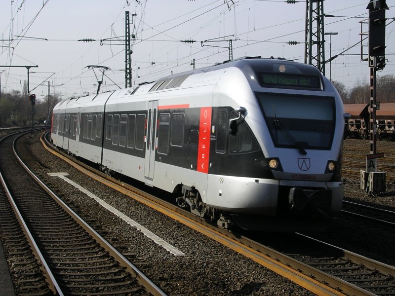 RB 40   RuhrLennebahn  Essen - Hagen in Bochum Ehrenfeld.(10.03.2008)
