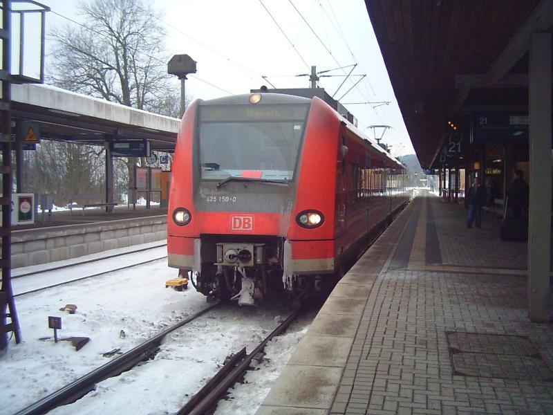RB 83 von Paderborn ber Hameln nach Hannover-Flughafen am 3.3.2005 in Altenbeken