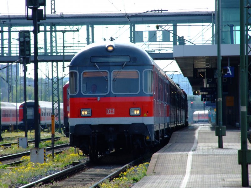 RB von Neumarkt i.d.Obpf. nach Plattling am 21.04.2007 bei der Ausfahrt aus Regensburg Hbf.