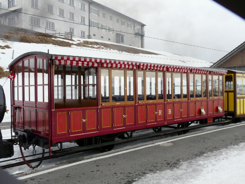 RB -  Personenwagen BD 15 im Bahnhof Rigi Kulm am 27.01.2008