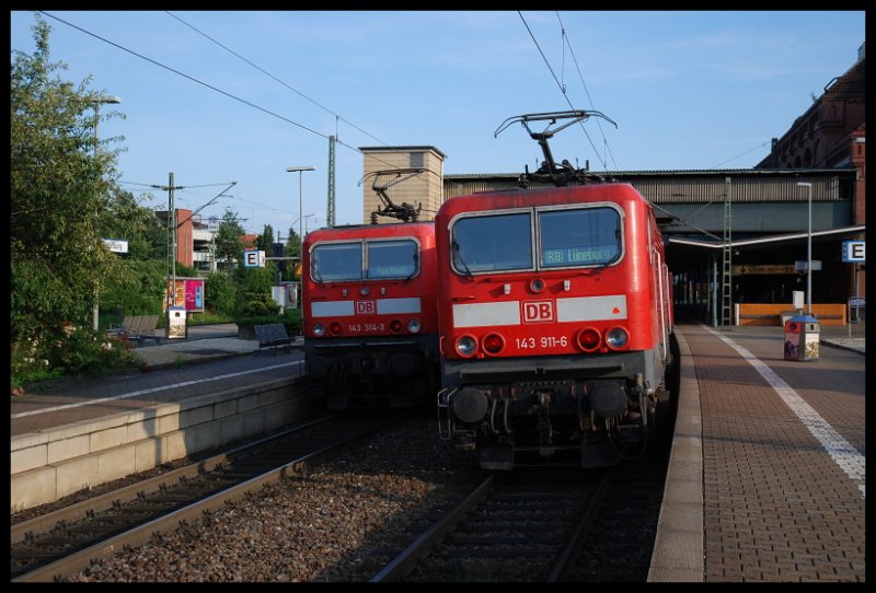 RB Von Links Nach Rechts Warten Auf Die Abfahrt Vom Bahnhof Hamburg-Harburg Nach Tostedt Und Lneburg 14.07.07