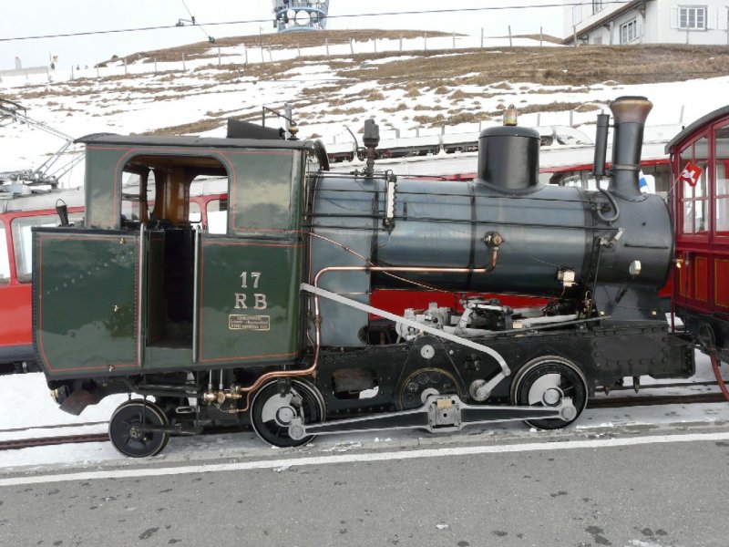 RB - Zahnraddampflok H 2/3 17 im Bahnhof Rigi Kulm am 27.01.2008