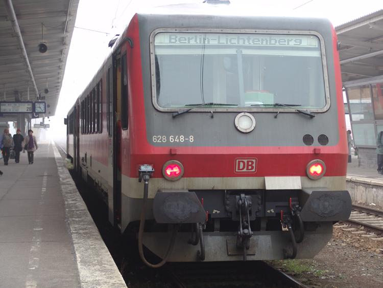 RB38832 von Bln-Lichtenberg nach Templin Stadt.Aufgenommen am 26.03.05
