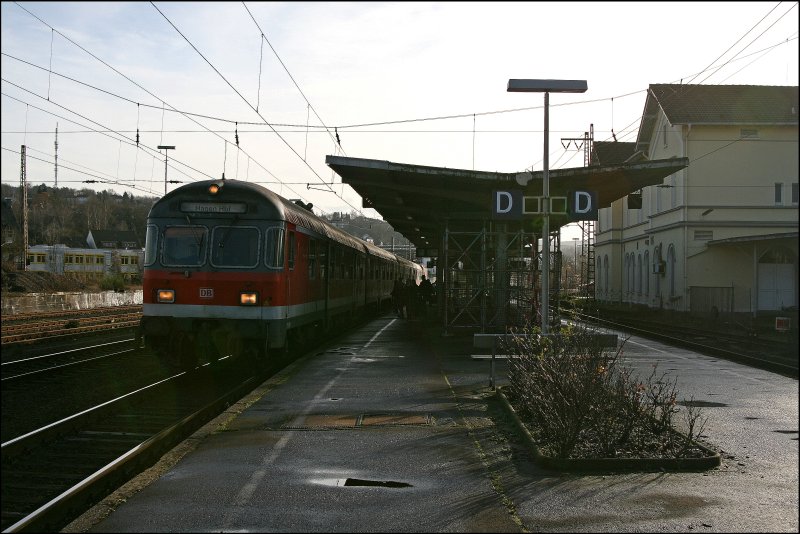 RB91  Ruhr-Sieg-Bahn , von Siegen nach Hagen Hauptbahnhof, ist im Bahnhof Siegen-Weidenau zum stehen gekommen. (01.12.2007)