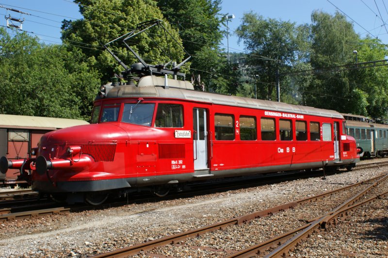 RBDe 2/4 202
Erbauer SLM/MFO/BBC/SAAS/SBB/1938 - 15kV/16,7Hz - 1435 mm - 394 KW -
38.0 t - 125 kmh
