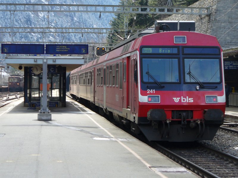 RBDe 4/4 241 mit B 516 + ABt 941 als Personenzug Brig - Goppenstein - Brig am warten in Goppenstein am 10.03.2007