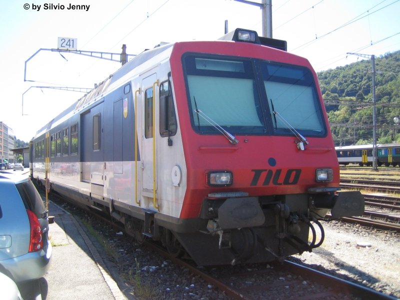 RBDe 560 101-8 ''Mesocco'' steht am 3.8.07 mit defekter Zugzielanzeige in Chiasso