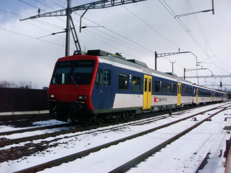 RBDe 560 NPZ als Regio nach Othmarsingen am 25.03.2008 bei der Ausfahrt in Muri AG. 