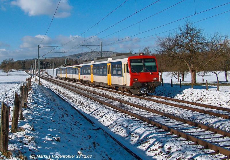 RBDe 560 Pendel (NPZ) als S1 Wil-Altsttten SG am 23.12.03 bei Algetshausen-Henau
