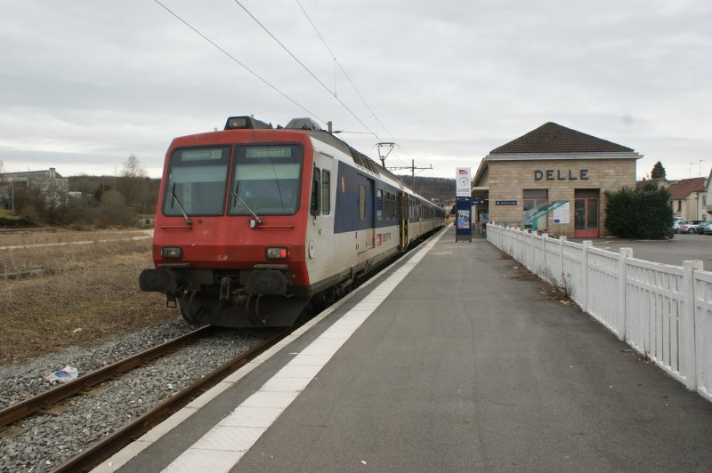 RBDe 560083-8 Courtelary am 12.03.2009 im Bahnhof Delle.