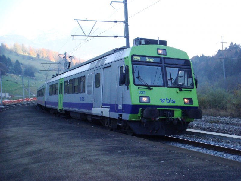 RBDe 565 bei der Einfahrt in Heustrich-Emdthal am 3.11.2007