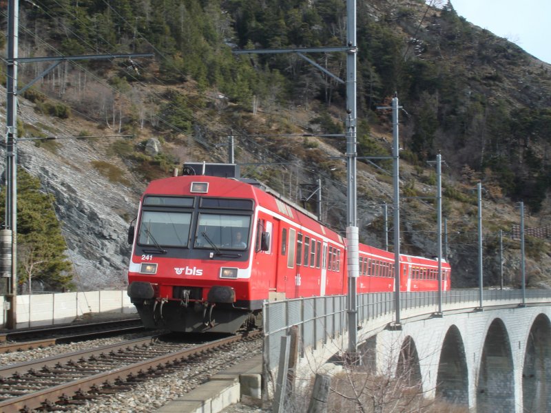 RBDe 566-240 auf dem Luogelkinviadukt als Regio Brig- Goppenstein am 11.02.2007