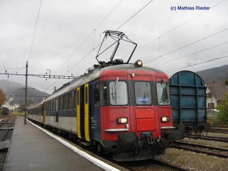 RBe 205 mit Pendel in Balsthal auf Gleis 3 ( sehr selten) am 11.11.07 
