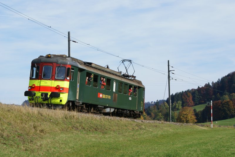 RBe 4/4 1405 fhrt am 12.10.08 von Neuthal Richtung Bretswil.