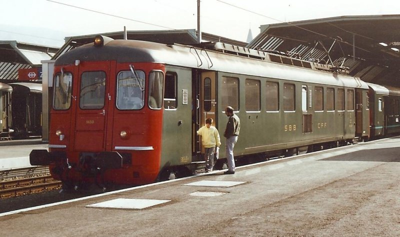 RBe 4/4 1459 am 24.03.1990 in Zrich HB.