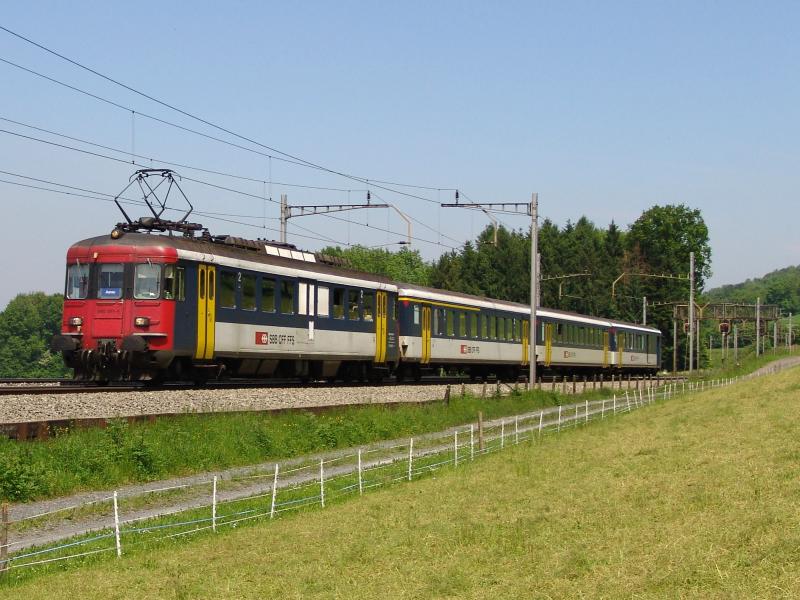 RBe 540 011-4 am 20.5.05 zwischen Oberrti und Rotkreuz