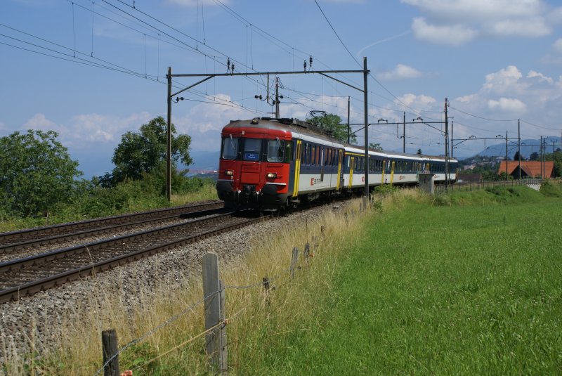 RBe 540 015-5 fhrt am 25.6.09 von Horgen Oberdorf Richtung Oberrieden.