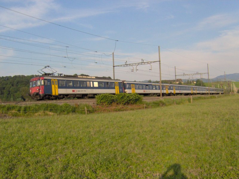 RBe 540-Pendelzug bei Oberrti AG, Juni 2005.