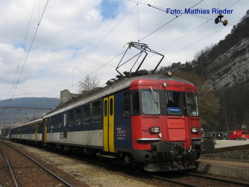 RBe-Pendel einfahrt Klus, am 5.April.08