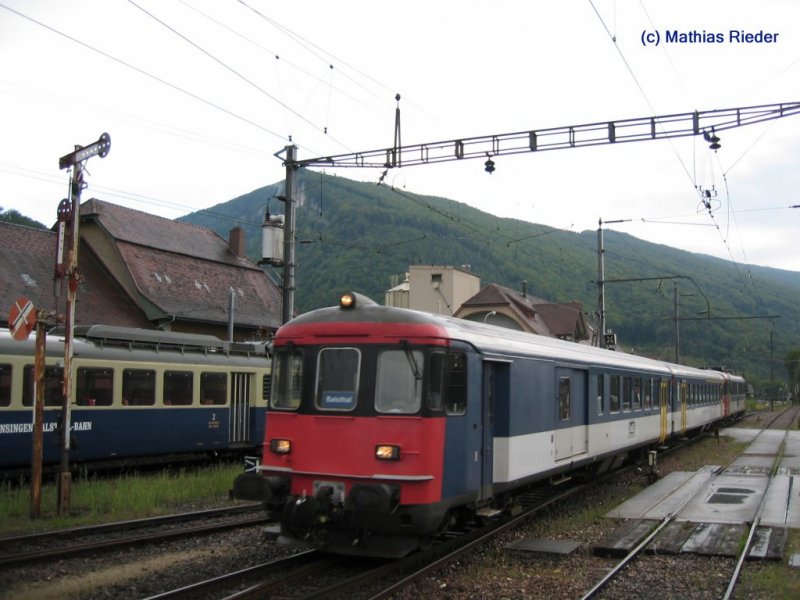 RBe- Pendel im Tages- Einsatz zwischen Oensingen und Balsthal, am 21.Aug. 07 Einfahrt Balsthal