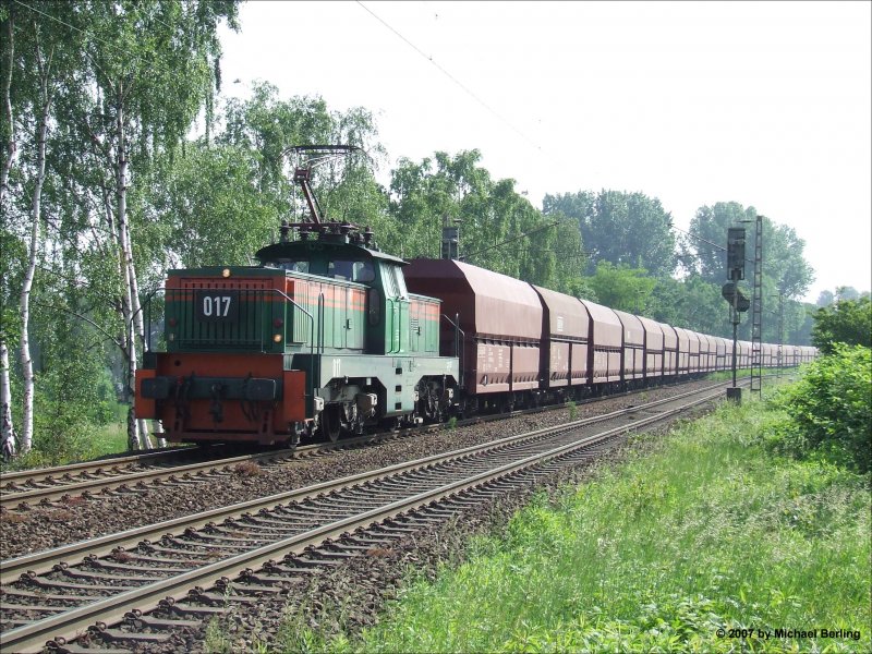 RBH 017 (Henschel E1200 Bj.1984) kurz vorm Gbf Gelsenkirchen Bismarck. 24.5.07