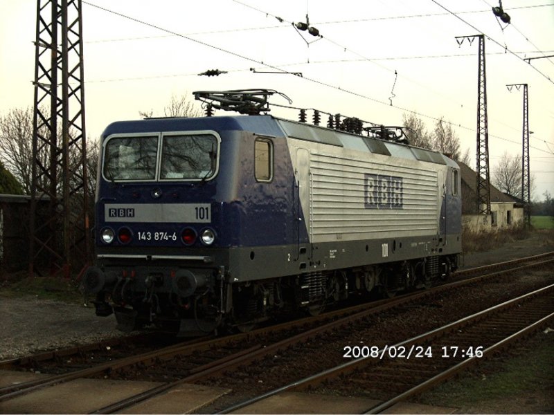 RBH 101 (143 874-6) in Grokorbetha abgestellt(24.2.08)