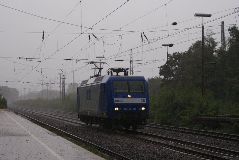 RBH 145 CL-205 als Lz im vollen Regen in Hilden am 01.10.2008
