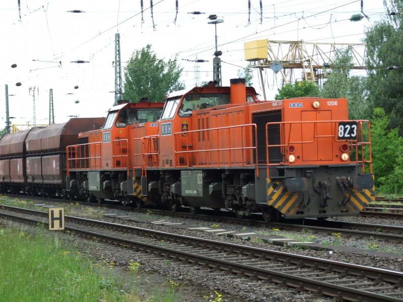 RBH 823 und 824 am 15.5.09 in Duisburg-Entenfang