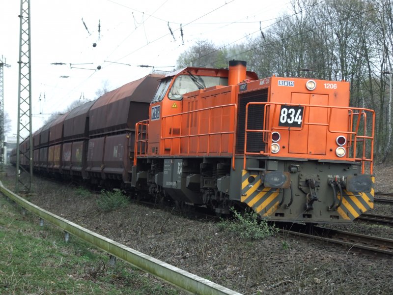 RBH 834 mit Kohlezug in Duisburg Neudorf