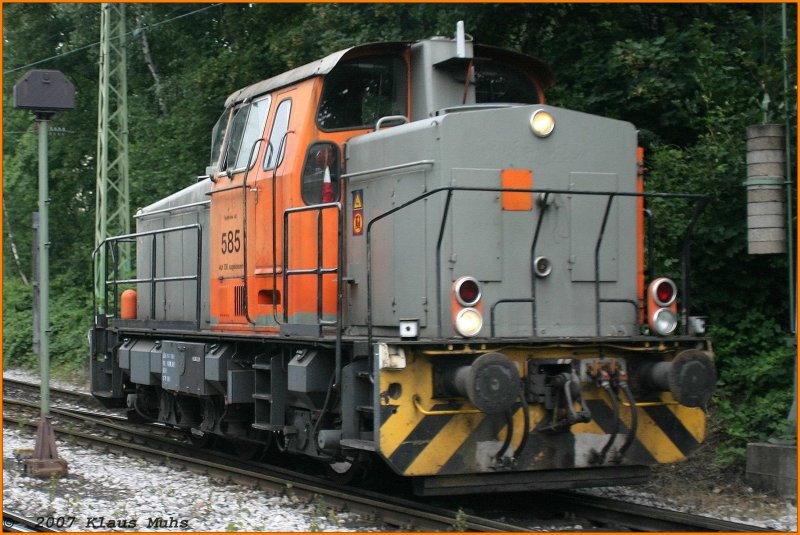 RBH585 (Kraus Maffei M700C / 515KW /Baujahr 1973) ist schon seit Monaten in dieser  Sonderlackierung  unterwegs. Recklinghausen-Hochlarmark  12.07.2007