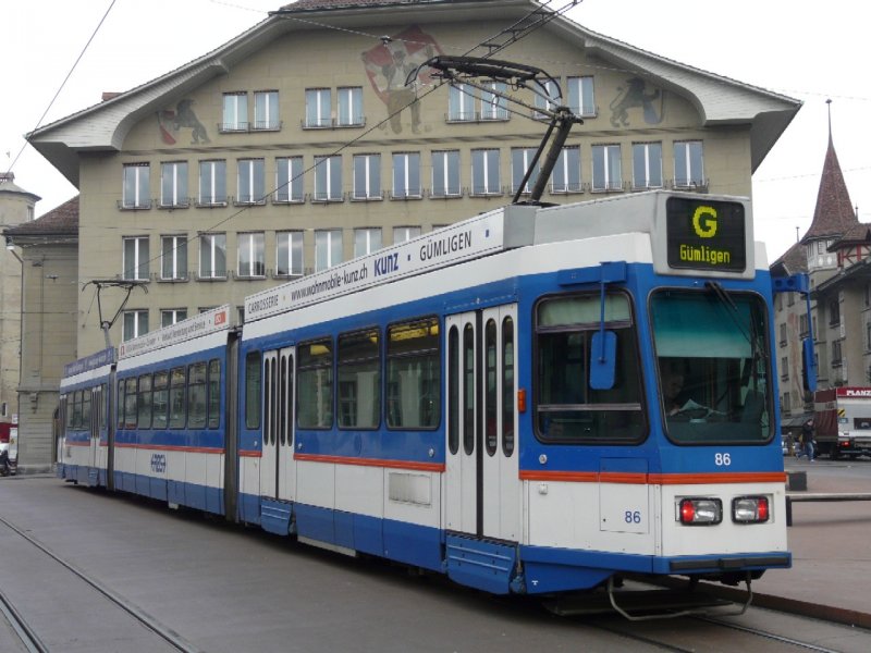 RBS Linie G - Gelenktriebwagen Be 4/8 86 bei der RBS Haltestelle  Bern Zytglogge am 03.01.2008