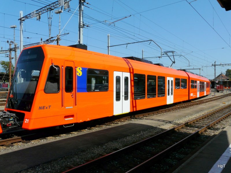 RBS -  NExT Triebwagen RABe 4/12 21 im Bahnhof Solothurn am 08.09.2009