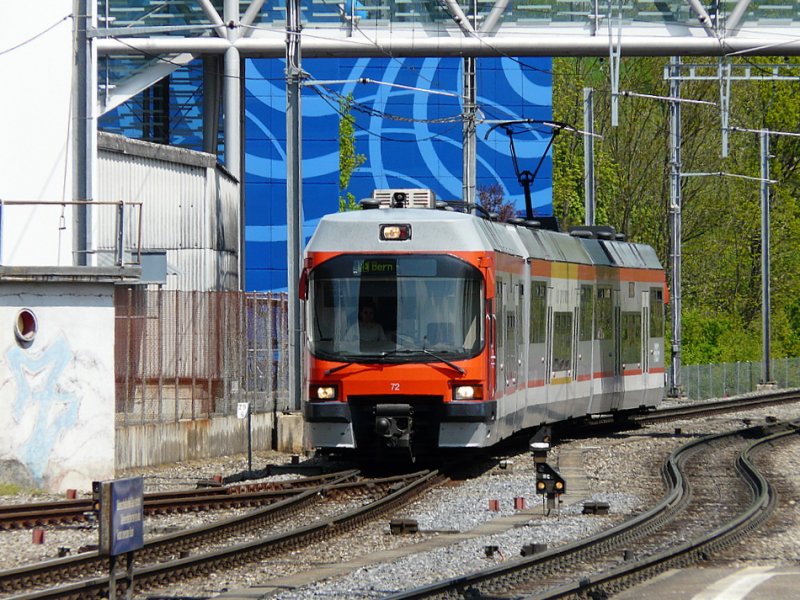 RBS - Triebwagen ABe 4/12  72 unterwegs nach Bern im Bahnhofsareal von Worblaufen am 01.05.2009