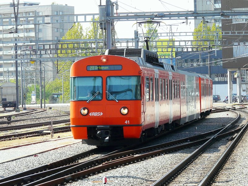 RBS - Triebwagen Be 4/12  41 unterwegs in Zollikofen am 01.05.2009