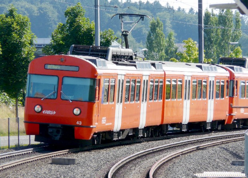 RBS - Triebwagen Be 4/8 43 der Ausfahrt aus dem Bahnhof Schnbhl am 09.07.2008