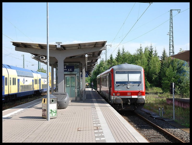 RB.Steht Im Bahnhof Lneburg Zur Abfahrt Nach Lbeck-Hbf ber Lauenburg(Elbe)Und Bchen 13.05.07